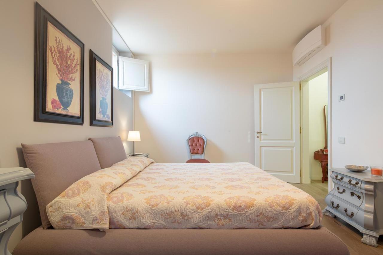 Stunning & Luxurious 1Br Apt 1 Min Walk By Duomo Флоренция Экстерьер фото